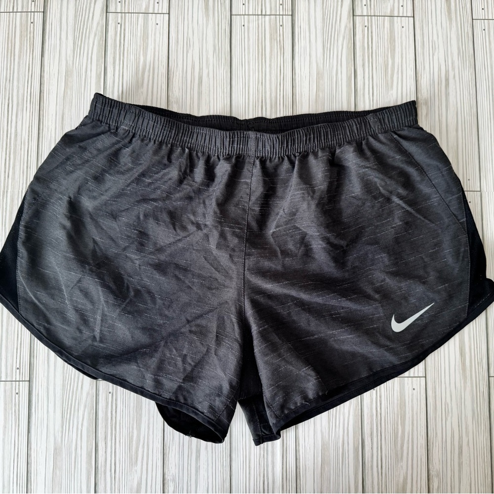 Nike | Black & Grey Dri-Fit Athletic Running Shorts - Size M